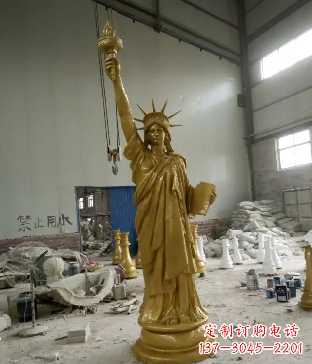 桂林自由女神玻璃钢仿铜人物雕塑